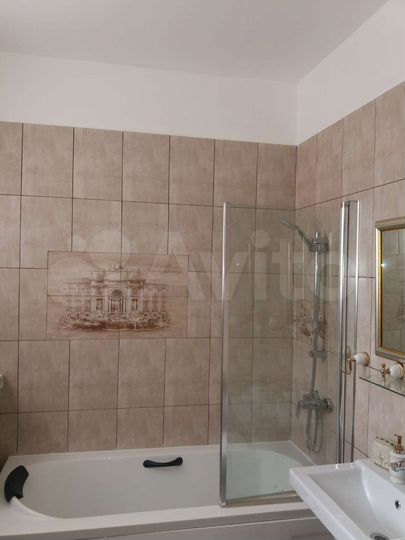 Коттедж 380 м² на участке 10,5 сот.