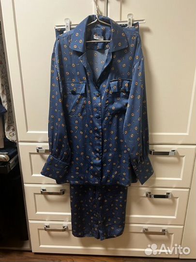 Костюм в пижамном стиле шелковый