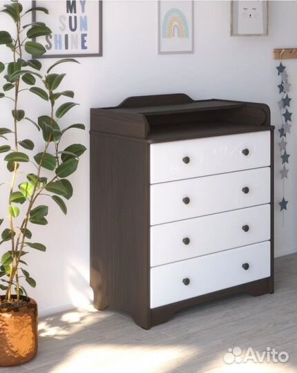 Пеленальный комод с узором на фасаде