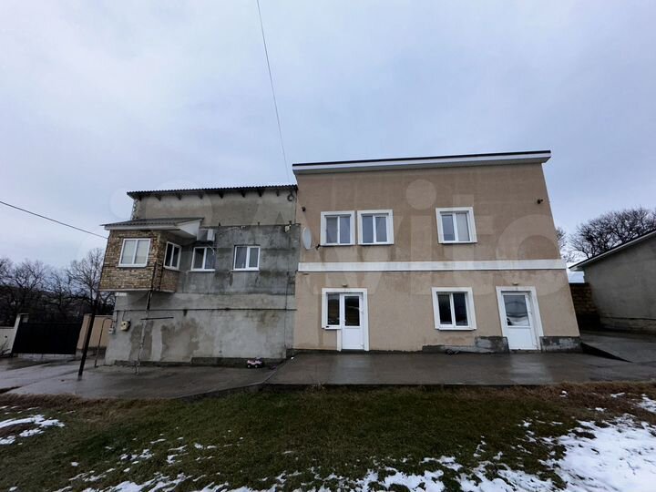 Дом 196 м² на участке 6 сот.