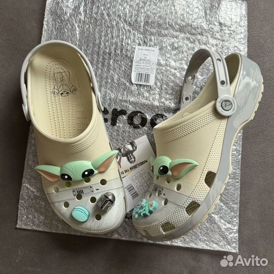 12 US Crocs x Star Wars Grogu Classic Clog