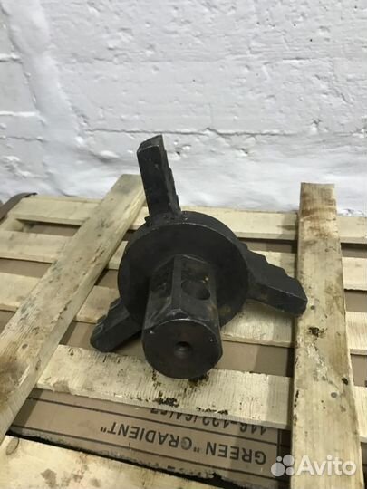 Долото трехлопастное д. 250-Ш55 3дрш