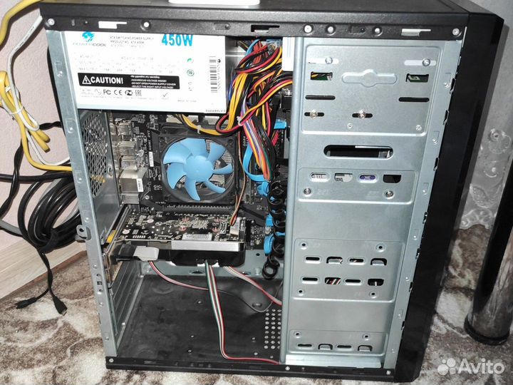 Системный блок и монитор