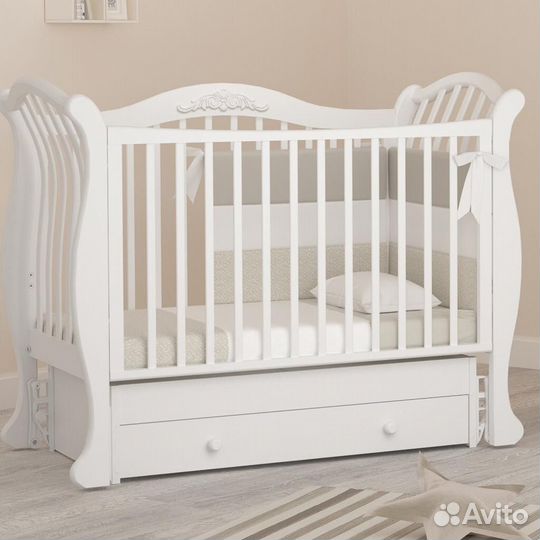 Детская кроватка с матрасом и бортиками