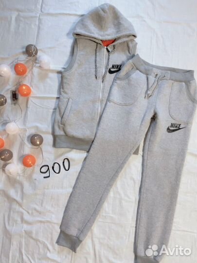 Много костюмов