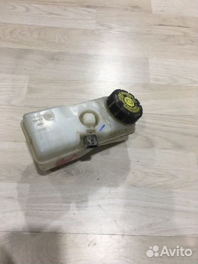 Бачок тормозной жидкости Renault logan 2