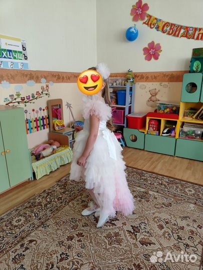 Платье праздничное (на выпускной) съёмный шлейф