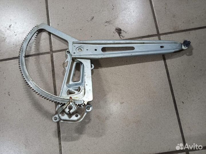 Стеклоподъемник зад правый механический Зафира А