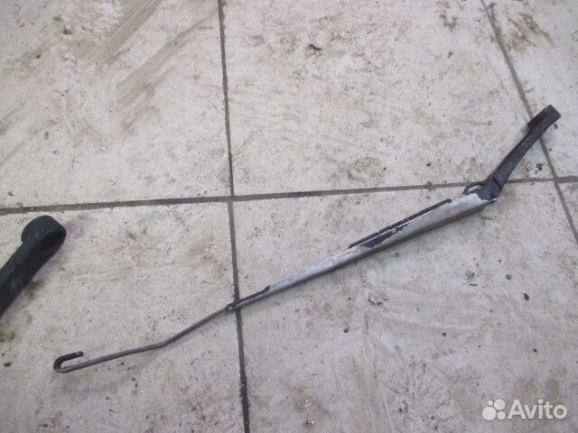 Поводок стеклоочистителя передний левый Hyundai ix