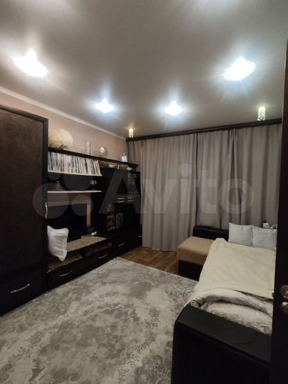 2-к. квартира, 52 м², 8/10 эт.