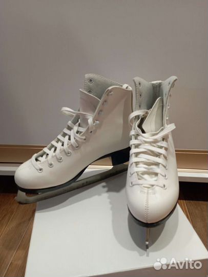 Коньки фигурные детские 23см стелька