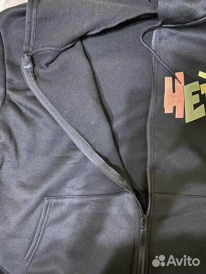 Толстовка на замке