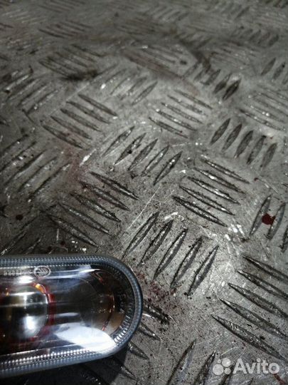 Поворотник в крыле Volkswagen Polo 614 cfna