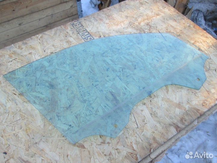 Фольксваген Тигуан 2 Стекло двери передней правой