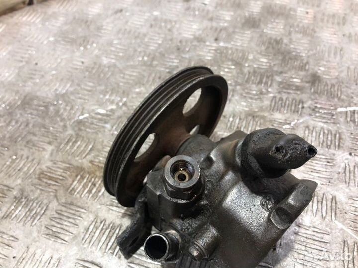 Насос гидроусилителя Toyota Mark 2 GX90 1GFE 1995