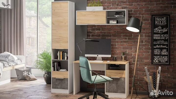 Компьютерный стол, шкаф, полка