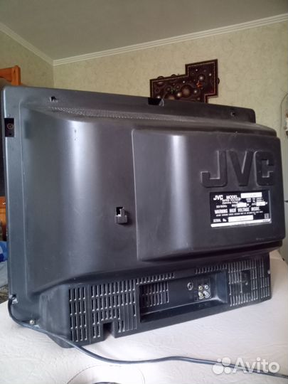 Телевизор в рабочем состояние