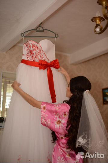 Свадебное платье