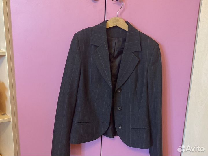 Продаю школьную форму д/д 140-152