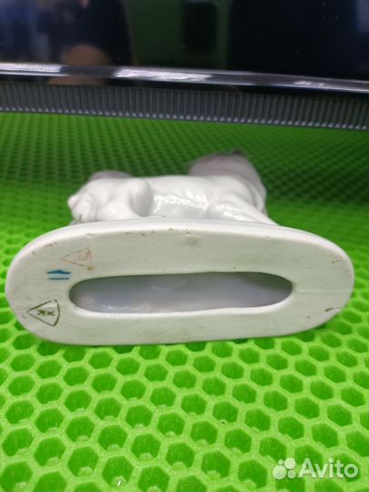 Статуэтка Лайка(Гжель)