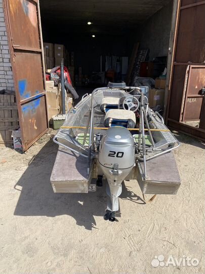 Лодка Wellboat-37 (Вельбот-37)
