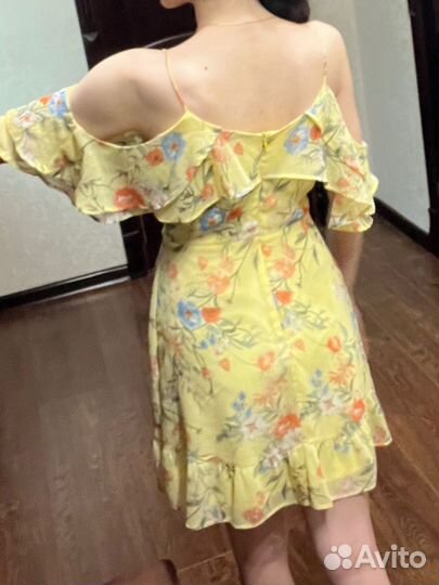 Летнее платье stradivarius