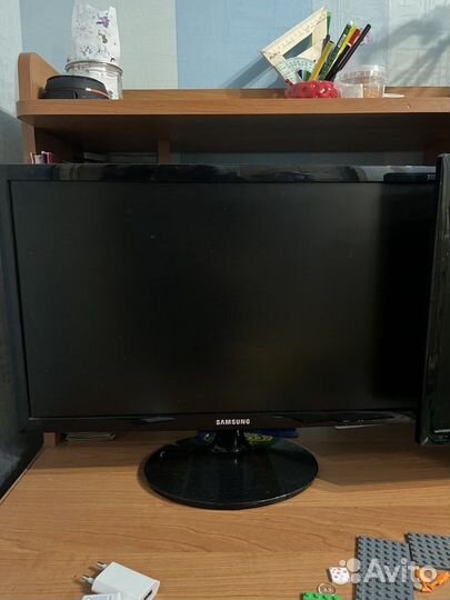Монитор Samsung