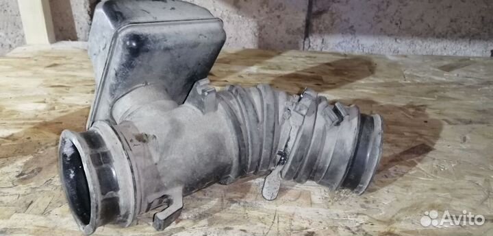 Патрубок воздушного фильтра Toyota Carina E