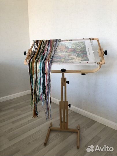 Станок для вышивки деревянный напольный
