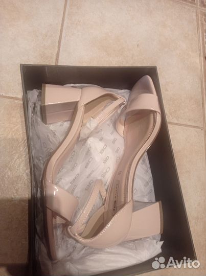 Босоножки женские новые