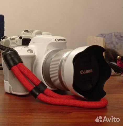 Зеркальный фотоаппарат canon eos 200d объявление продам