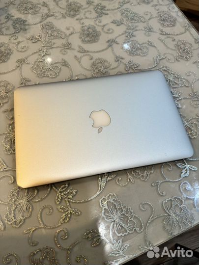 Apple macbook air 11-inch 2015