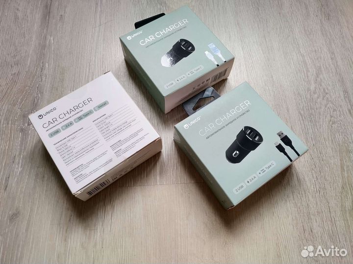 Автомобильный зарядник Unico 2.4A (новый)