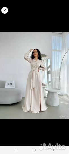 Нарядное платье.состояние нового