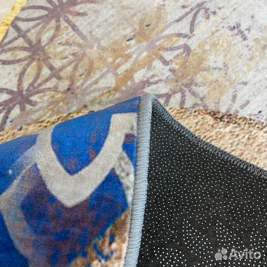 Современный ковер в гостиную и в спальню восточный