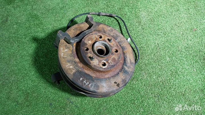 Поворотный кулак передний правый Datsun On-Do