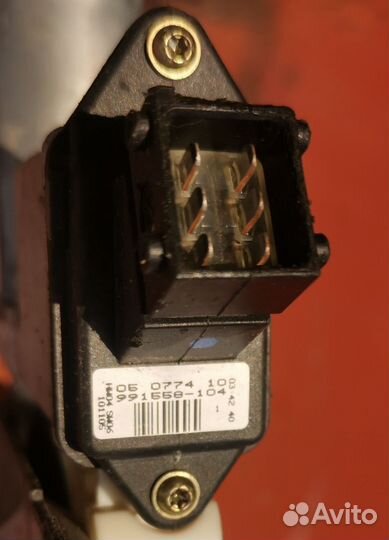 Стеклоподъемник передний правый Toyota Corolla 12