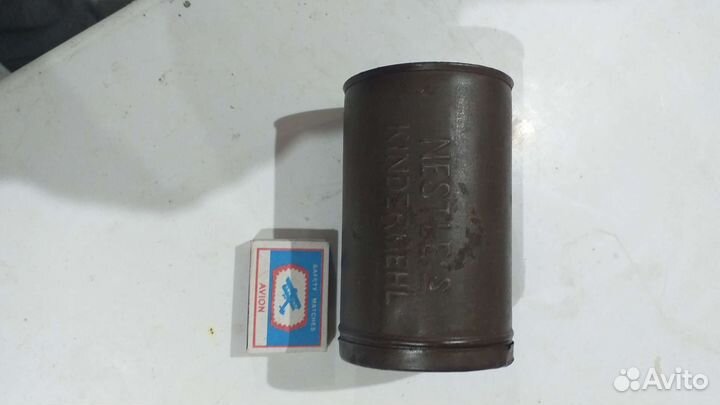 Жестяная банка из под конфет