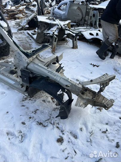 Передняя правая четверть Opel Astra H