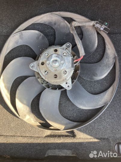 Вентилятор радиатора двигателя