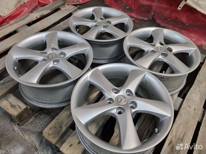 Комплект литых дисков на Mazda