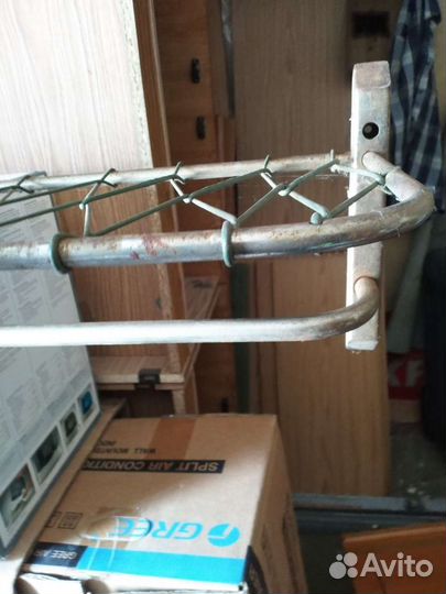 Вешалка-полка СССР металлическая с сеткой