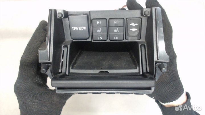 Бардачок Toyota Auris E18 2012, 2017