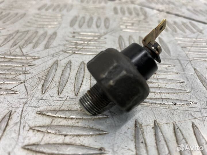 Б/У Датчик давления масла (Двигателя) Mitsubishi