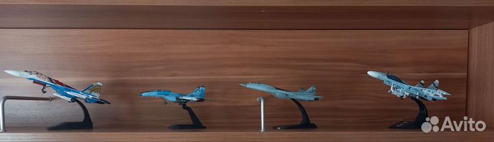 Модели самолётов в масштабе 1/100 и 1/72