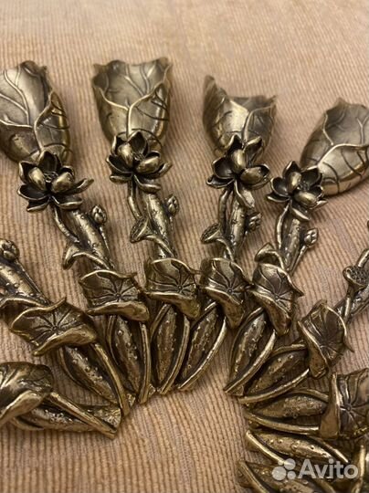 Красивая латунная ложечка