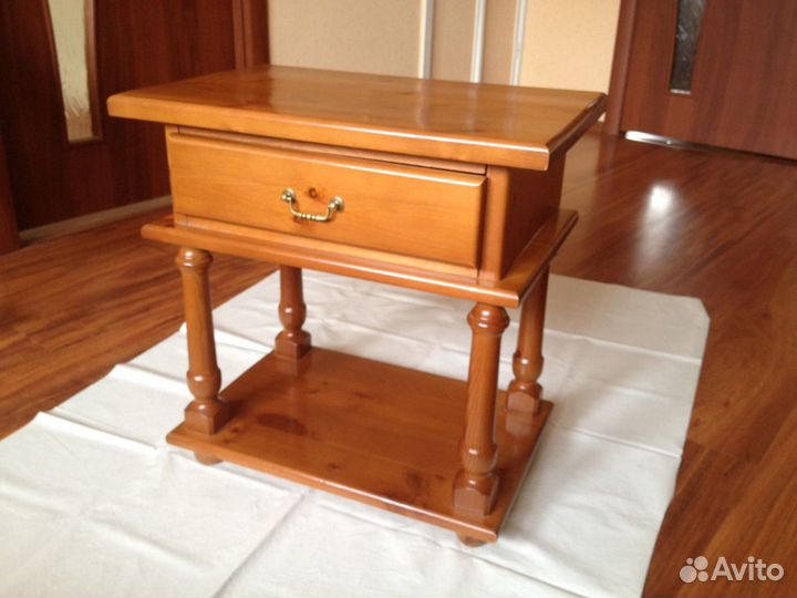 Итальянская тумбочка из массива сосны