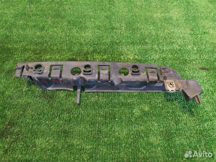 Кронштейн бампера переднего левый Peugeot 407 (6E