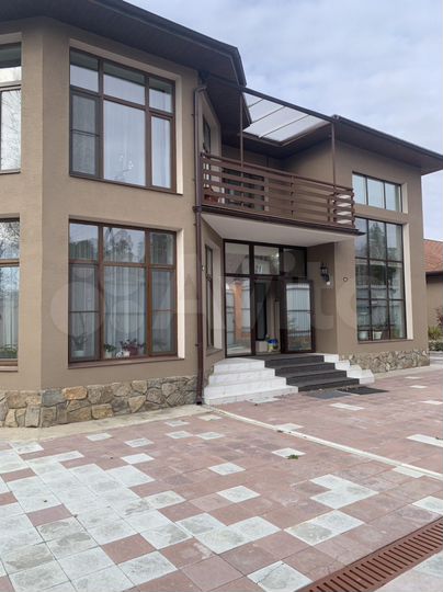 Коттедж 280 м² на участке 30 сот.