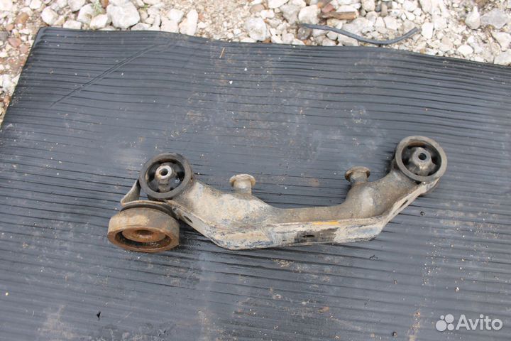 Lexus RX 300 Рычаг передний